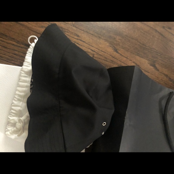 Christian dior bucket hat reversible - Picture 5 of 7